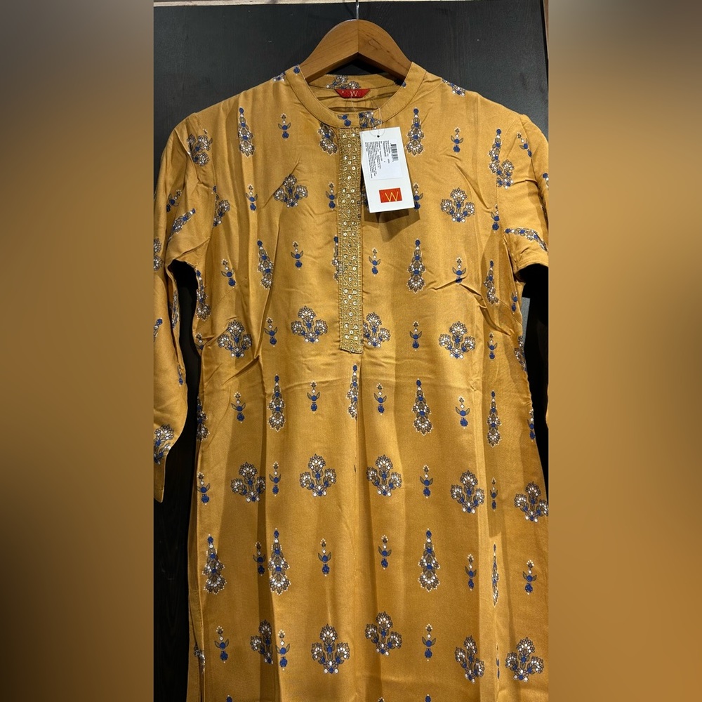 W new kurti with tag - Picture 3 of 5